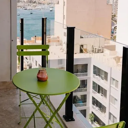 Mainstreet Designer 11 * Sliema