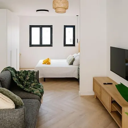 Mainstreet Designer 11 Apartment